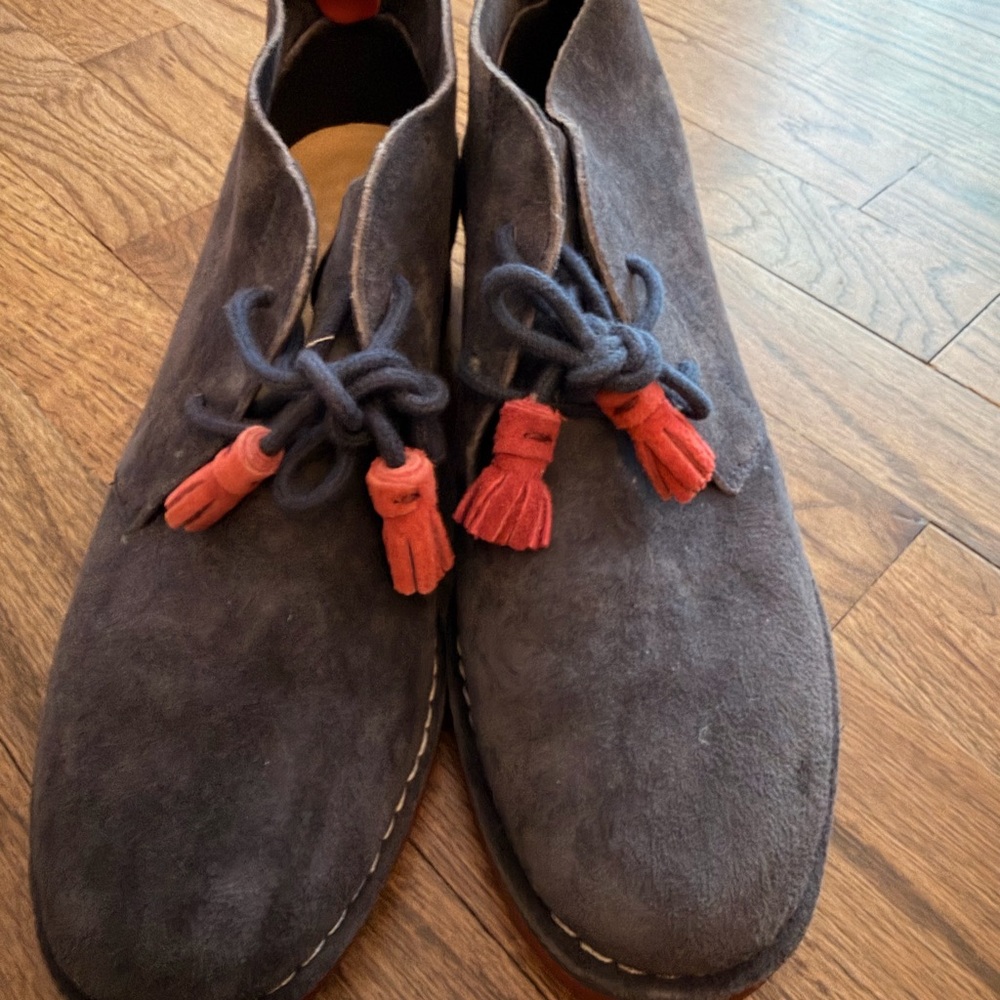 Hush Puppies Men's Dark Brown Suede Chukka Boots with Red Tassels